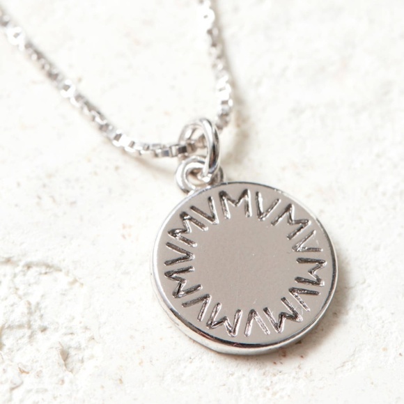 VANESSA MOONEY // ltd ed vm the royals collection logo pendant silver necklace - Picture 3 of 4